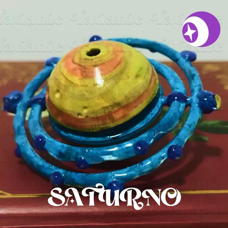 Saturno Giratorio - En el espacio