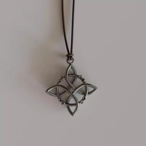 Witches knot  necklace print 3D
