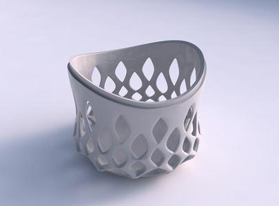 Bowl extra wide with smooth beveled cuts and extruded top str...