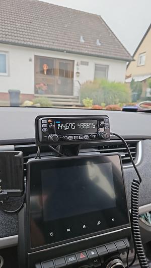 Renault Zoe Phase 2 (from 2019 on) holder for ICOM IC-2730 Control Unit