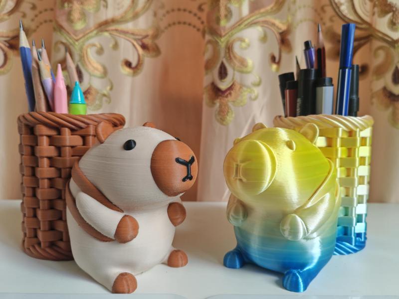 Capybara pen holder storage box