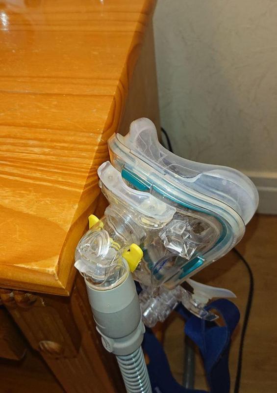 ResMed Quattro mask holder / bracket