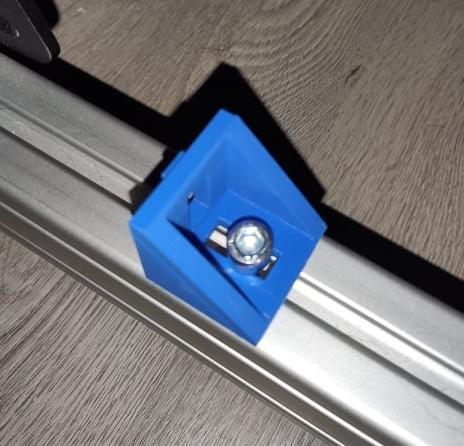 Bracket 90° for 40 mm aluminium - 8mm slot