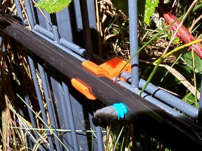 Gardena Microdrip double picket fence holder