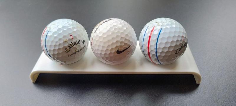 Golf ball stand