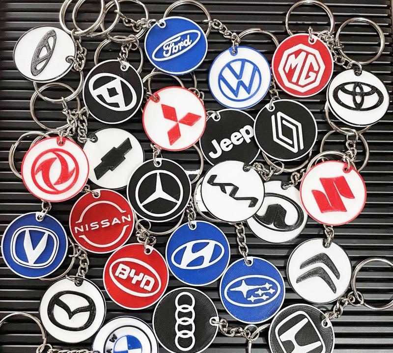Pack 30 automotive emblem key rings