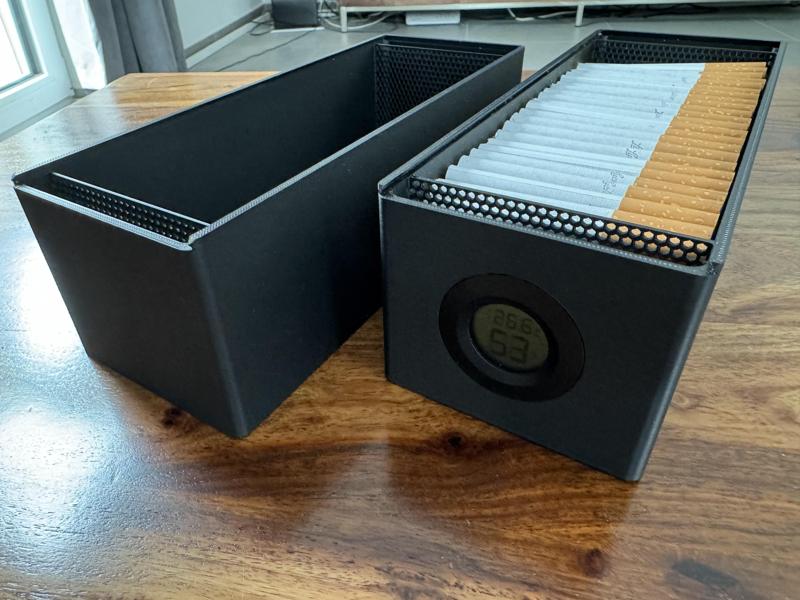 Cigarettenbox / Cigarettebox with and without Hygrometer Option