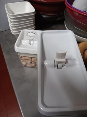 food container seal_handle