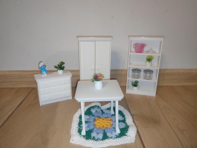 Barbies dollhouse furniture: Wardrobe, Rack, Table, Dresser