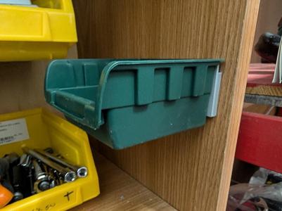 Wall mount for Parkside wolf mouth boxes
