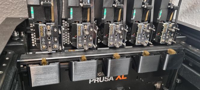 Debris bucket for Prusa XL nozzle brush. | Auffangbehälter für Prusa XL Düsenbürste.