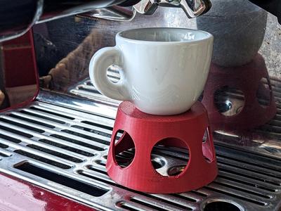 Pedestal for small cups