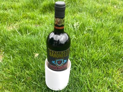 Picnic wineholder