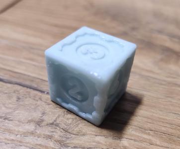 modern design gear game dice (easy print, no supports)