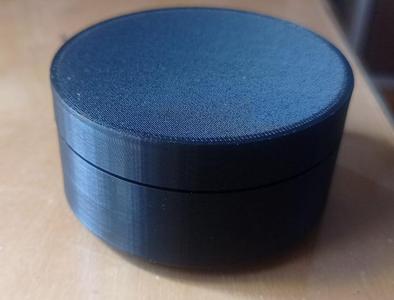 Cilindrical twist open case
