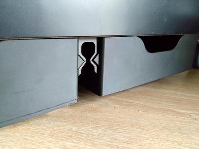 Standing desk drawer - middle rail