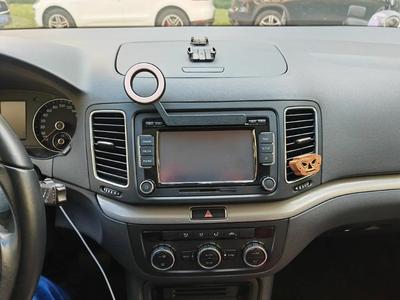 Sharan CD slot phone holder
