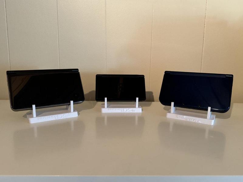 Nintendo DS Handheld Display Stands (Embossed)