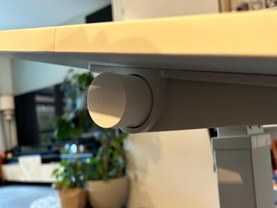 Ikea Mittzon cap laptop stand