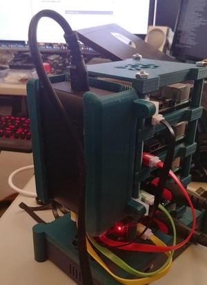 Raspberry Pi Rack - RavPower Piggyback Holder