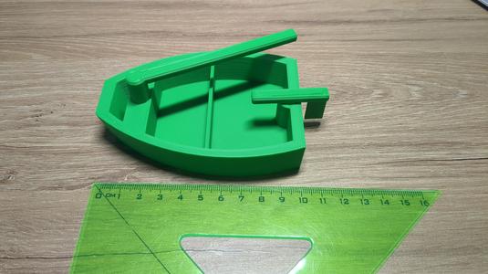Magnetic sailboat for coaches