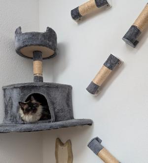 Recycled cat scratching post holder