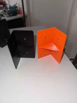 connector / brackets for stacking shelves