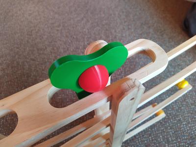 Ball track - shamrock/Klučková dráha - trojlístek