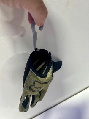 Glove hook for MTB/MX gloves