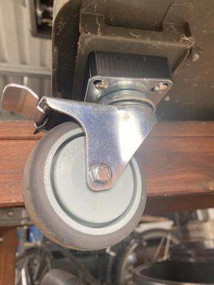 Weber Spirit Adapter für andere Rollen