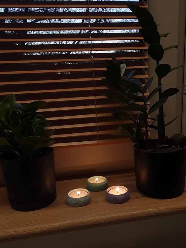 Tealight holder