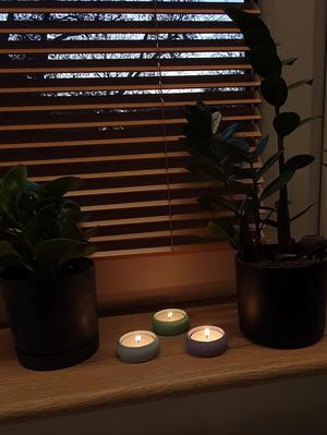 Tealight holder