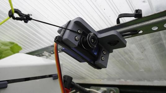 Servo mount