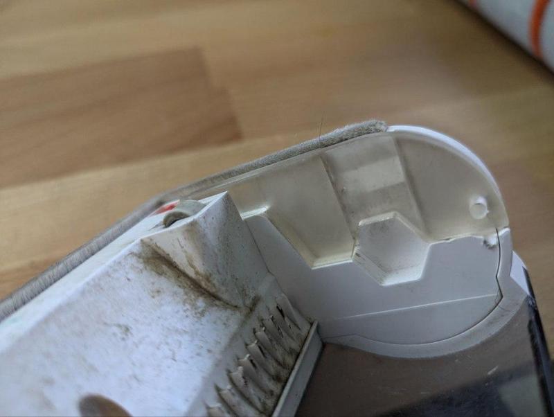 xiaomi dreame v9-  Roller Brush holder
