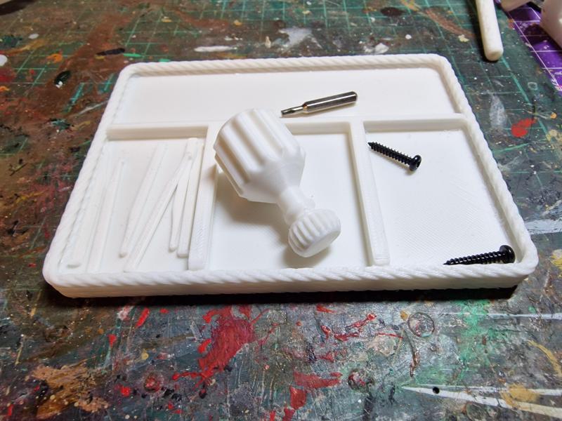 Nice little bowl for sorting while screwing