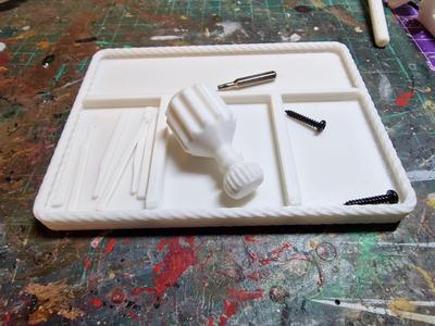 Nice little bowl for sorting while screwing