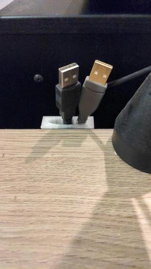 USB cord holder. clip 20mm width.