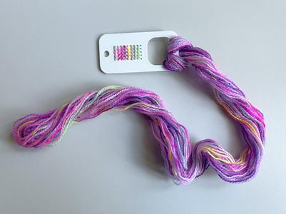 Thread Holder with Swatch