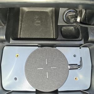 W213 QI charger mobile phone
