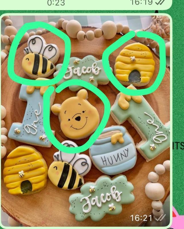 Cortante galletita Winnie pooh abeja y panal / Winnie the Pooh bee and honeycomb cookie cutter