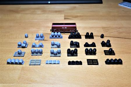 N scale model railroad - cargo - bulbous barrels in different variants.