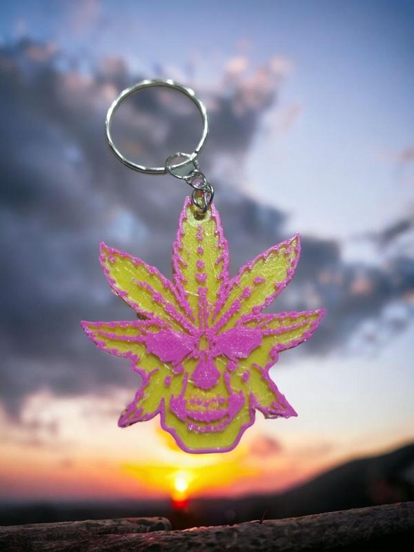 Cannabis grow skull keychain