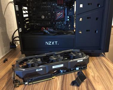 NZXT H440 V2 - ZOTAC GTX 1070/1080 AMP Extreme - holder