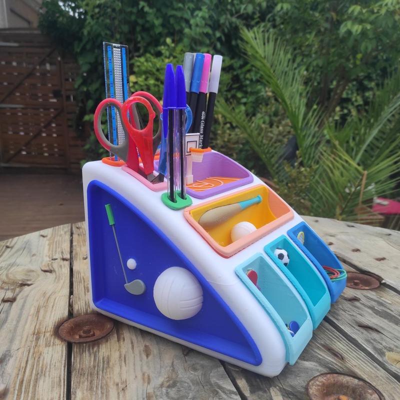 Organiseur de bureau sur le thème "sports", storage, "Sports" themed desk organizer, storage