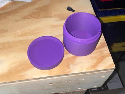 Container with Knurled Lid