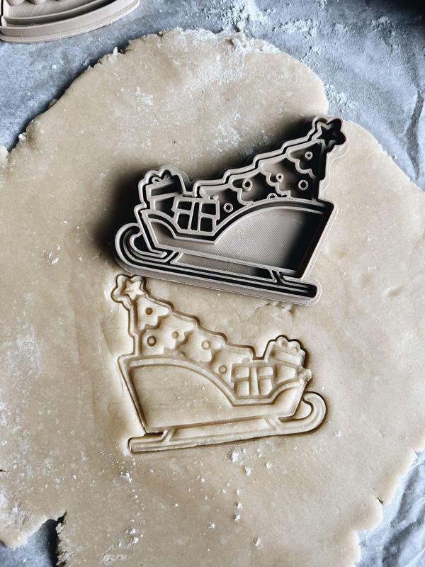 SANTA CLAUS SLEIGH COOKIE CUTTER