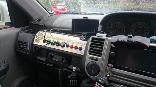 Garmin Muvi Mount - Screw down.