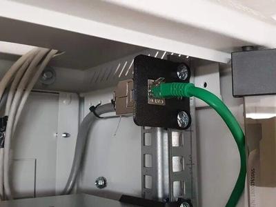 Single Keystone Rack Mount Bracket (for RJ45 couplers or similar)