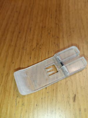 Coverlock/ coverstitch presser foot