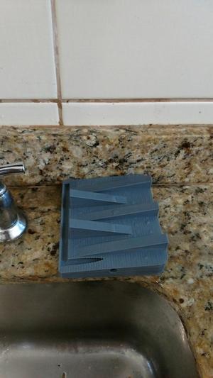 Kitchen sponge holder/drainer